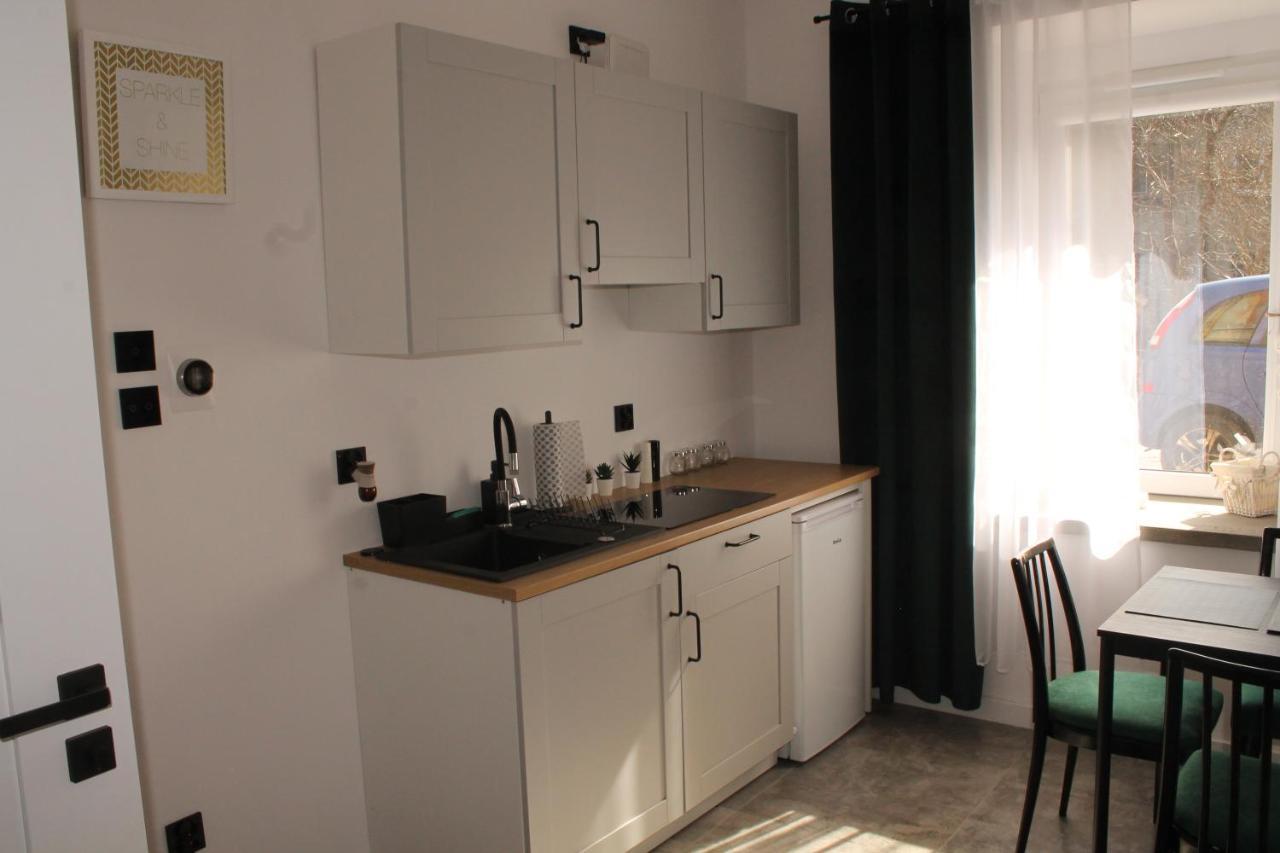 Apartament Z Historia Єленя-Ґура Екстер'єр фото