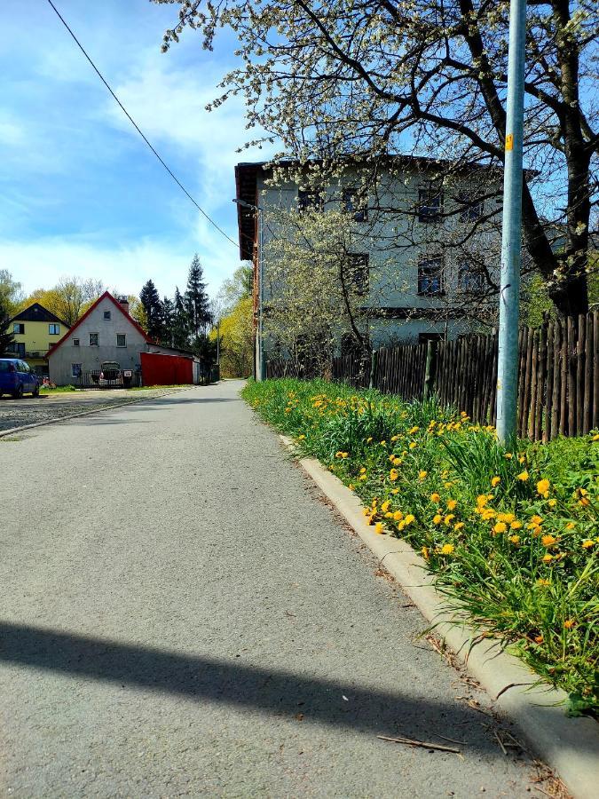 Apartament Z Historia Єленя-Ґура Екстер'єр фото